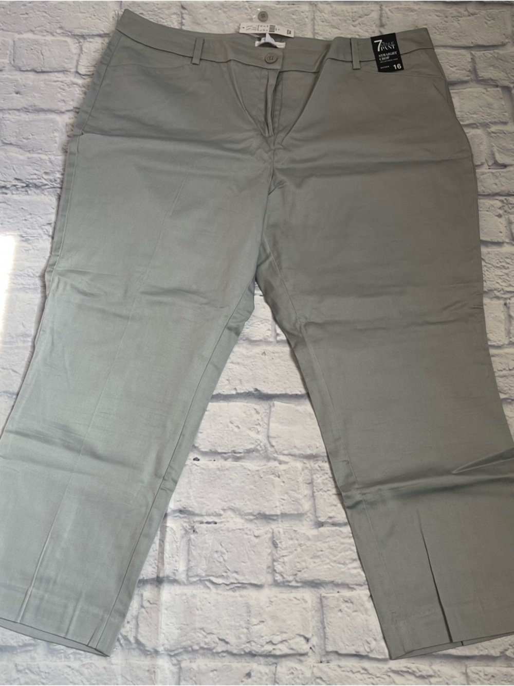 NWT New York & Company Straight Leg Cropped Pants